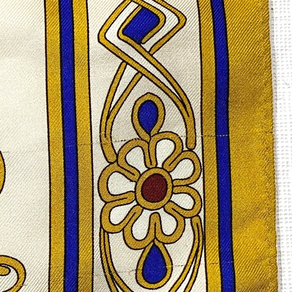 Metropolitan Museum Of Art MMOA Silk Scarf Celtic Knot Design Multicolor - Picture 9 of 9